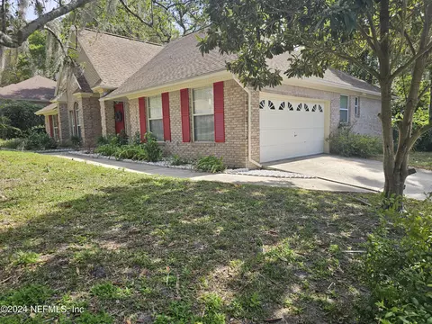 7220 Crescent Oaks Ct, Jacksonville, FL 32277