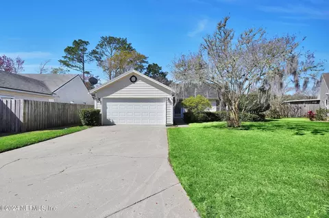 2876 Rockford Falls Dr N, Jacksonville, FL 32224
