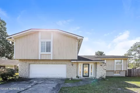 11026 Oak Ridge Dr N, Jacksonville, FL 32225