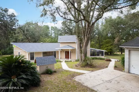 977 Windsock Ln, Bryceville, FL 32009