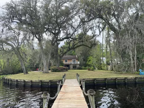 2103 Bishop Estates Rd, Saint Johns, FL 32259