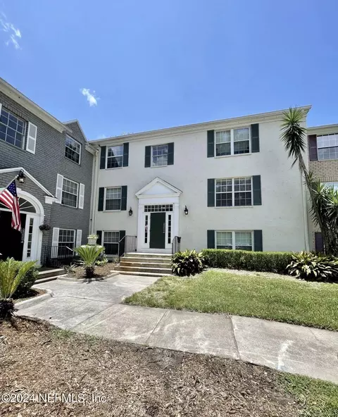 4334 Plaza Gate Ln #301, Jacksonville, FL 32217
