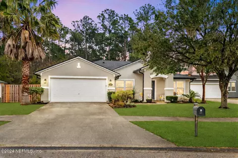 1472 Dunns Lake Dr, Jacksonville, FL 32218