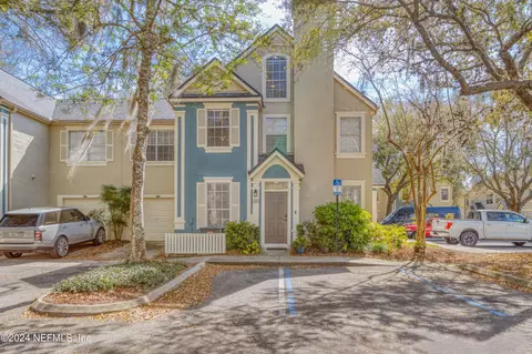 13703 Richmond Park Dr #2302, Jacksonville, FL 32224