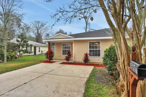 1517 Richardson Ln, Atlantic Beach, FL 32233