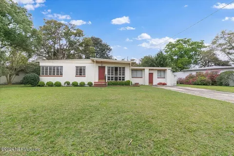 2720 Pine Summit Dr E, Jacksonville, FL 32211