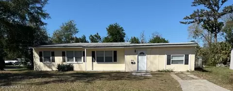 7858 Caxton Cir E, Jacksonville, FL 32208