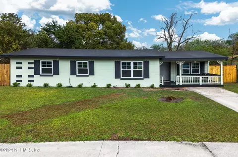 7639 Crest Dr N, Jacksonville, FL 32221