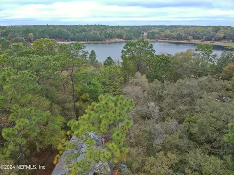 7502 Paradise Dr, Keystone Heights, FL 32656