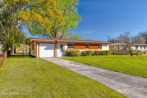 8027 Pierre Dr, Jacksonville, FL 32210