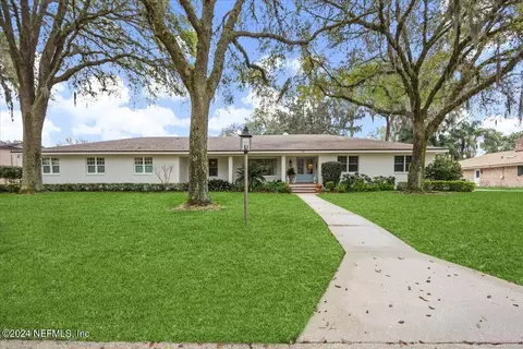 3706 Cathedral Oaks Pl N, Jacksonville, FL 32217