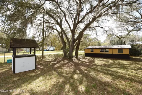 214 Hilltop Trl, Satsuma, FL 32189