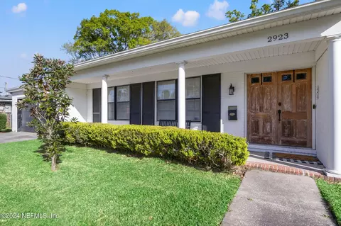 2923 Caballero Dr, Jacksonville, FL 32217