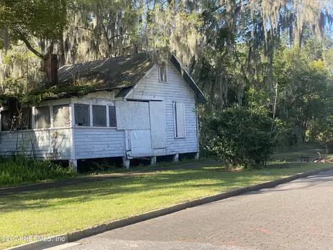705 Olive St, Palatka, FL 32177