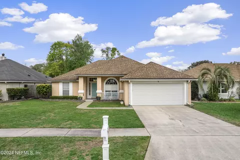 8241 Provincial Cir S, Jacksonville, FL 32277