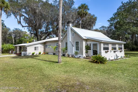 134 East End Rd, San Mateo, FL 32187