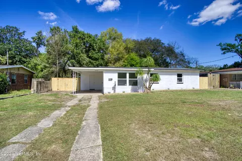 5949 N Maple Leaf Dr, Jacksonville, FL 32211