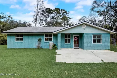 718 Lake Asbury Dr, Green Cove Springs, FL 32043