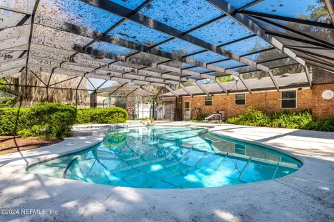 15264 Cape Dr N, Jacksonville, FL 32226