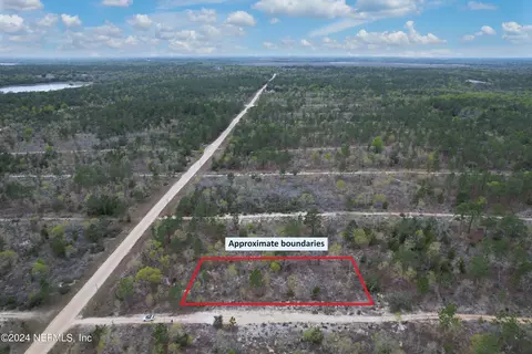 213 Illinois Ave, Hawthorne, FL 32640