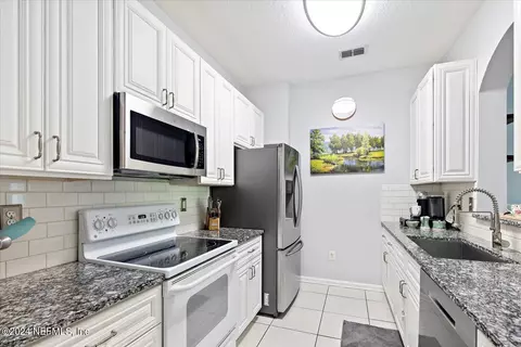 7801 Point Meadows Dr #6303, Jacksonville, FL 32256
