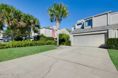 523 Selva Lakes Cir, Atlantic Beach, FL 32233