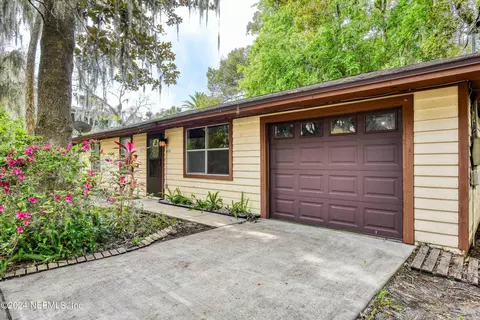 410 N 3rd St, Palatka, FL 32177