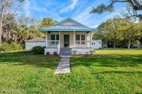 513 E Adkins St, Starke, FL 32091