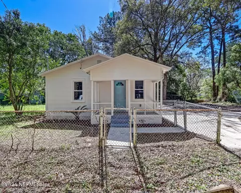 2504 Larsen Rd, Jacksonville, FL 32207
