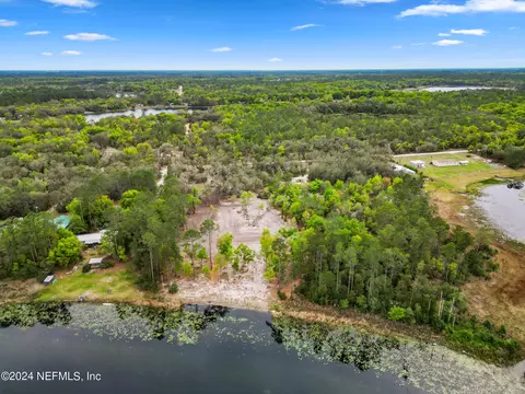 140 Junior Lake Trl, Interlachen, FL 32148 photo 5