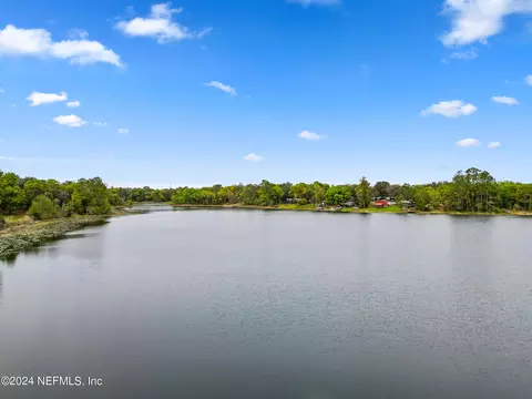 140 Junior Lake Trl, Interlachen, FL 32148 photo 3
