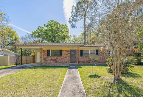 6938 Magdelena Dr, Jacksonville, FL 32210