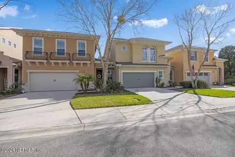 6112 Clearsky Dr, Jacksonville, FL 32258
