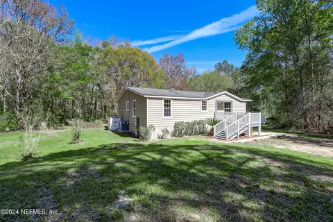 45244 Iris Blvd, Callahan, FL 32011