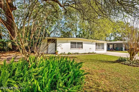 10447 Greenhaven Dr, Jacksonville, FL 32246