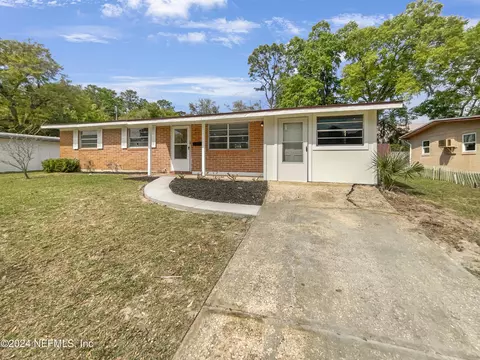 231 Renne Dr N, Jacksonville, FL 32218
