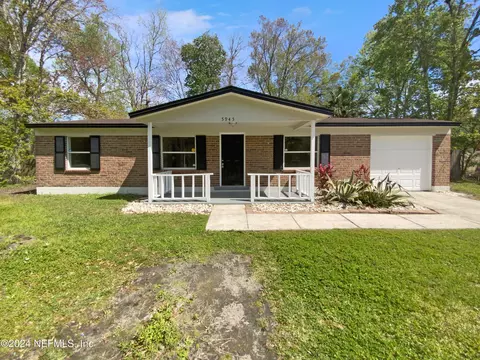 5945 Camaro Dr W, Jacksonville, FL 32244