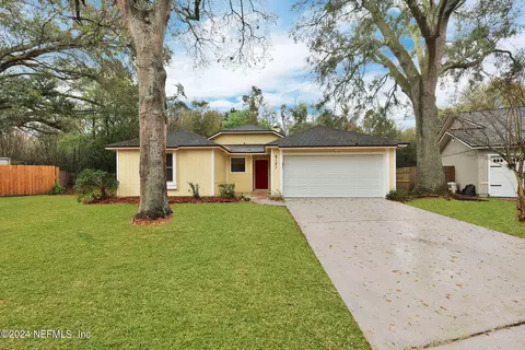 6121 Sundew Ct, Jacksonville, FL 32244