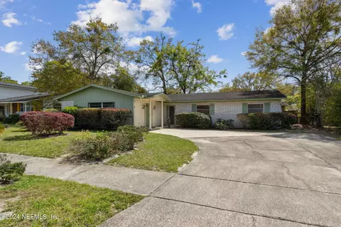 8206 Caravelle Dr, Jacksonville, FL 32244