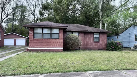 2172 College Cir S, Jacksonville, FL 32209