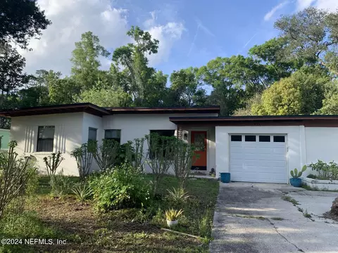 1913 Stanford Rd N, Jacksonville, FL 32207