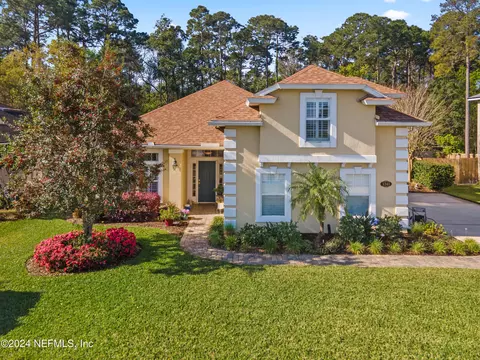 3340 Victoria Lakes Dr N, Jacksonville, FL 32226