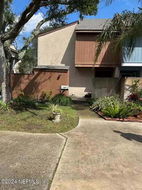 1737 Seminole Rd, Atlantic Beach, FL 32233