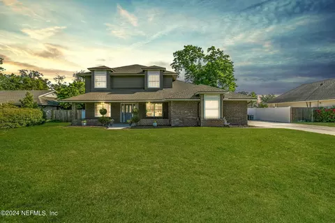2469 Stonebridge Dr, Orange Park, FL 32065