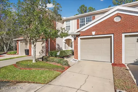 3112 Hollow Tree Ct, Jacksonville, FL 32216
