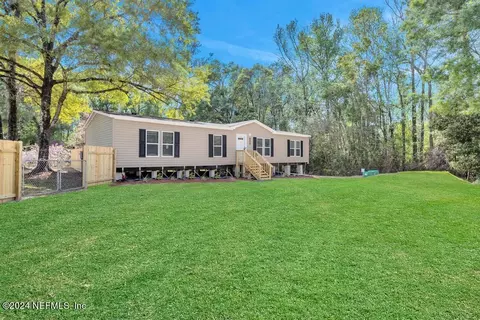 8806 Eastwood Rd, Macclenny, FL 32063