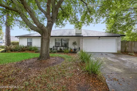 13416 Currituck Dr N, Jacksonville, FL 32225