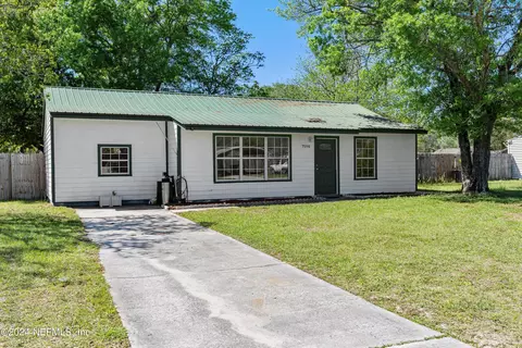 7598 Collins Ct, Jacksonville, FL 32244