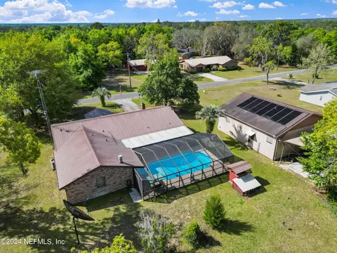 324 7th Way, Interlachen, FL 32148