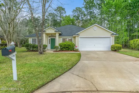 1324 E Chinaberry Ct, Saint Johns, FL 32259